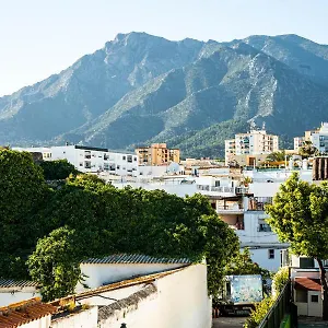 Escuela Village Apartamento Marbella